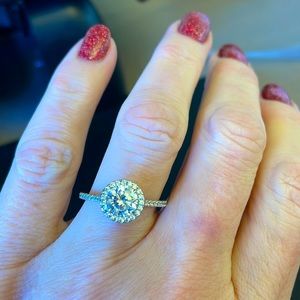 Beautiful CZ round ring
